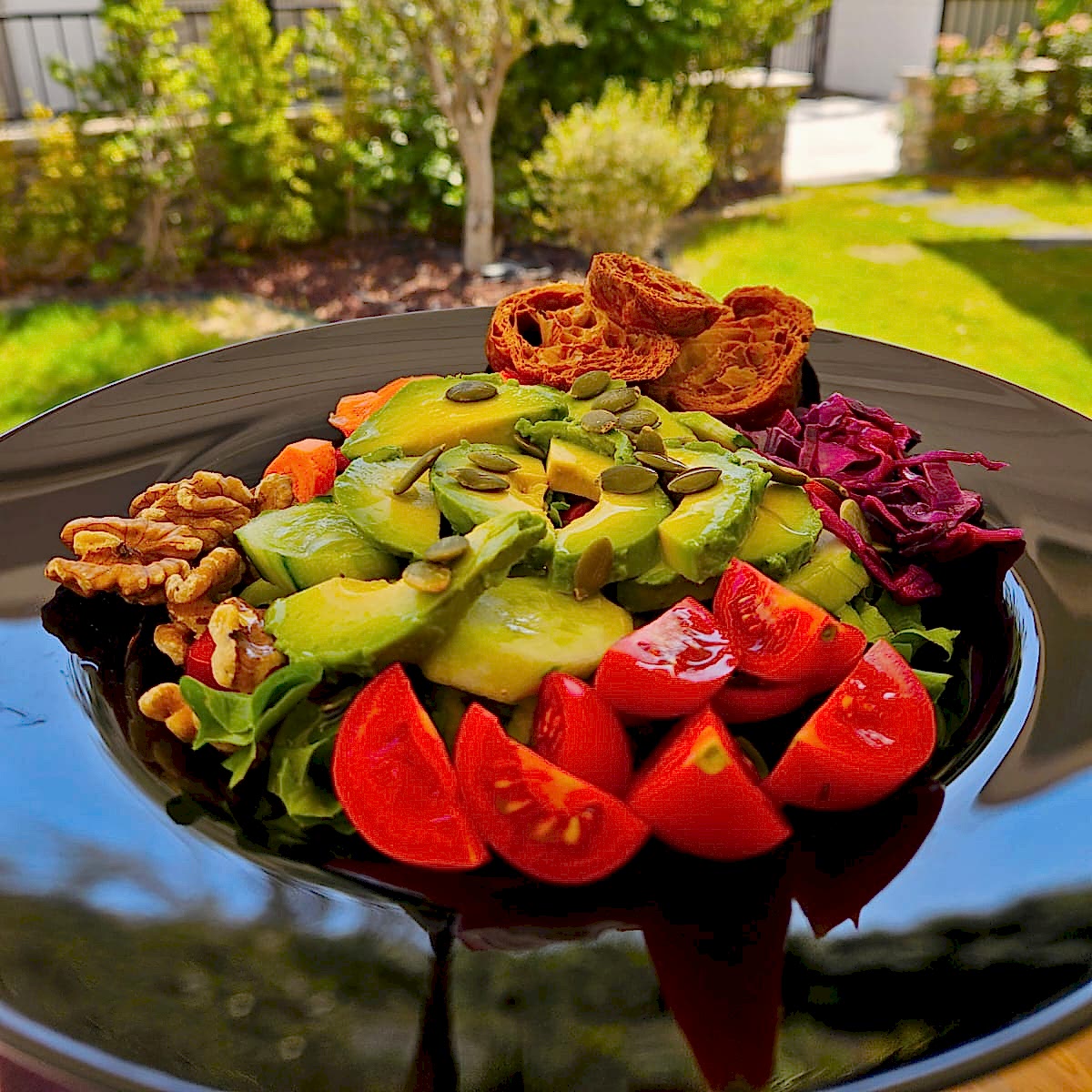 Avakadolu Mevsim Salata