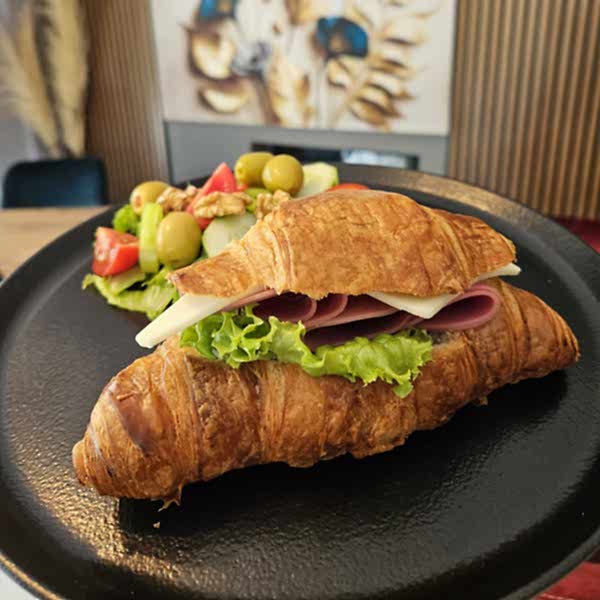 Dana Jambon Kruvasan